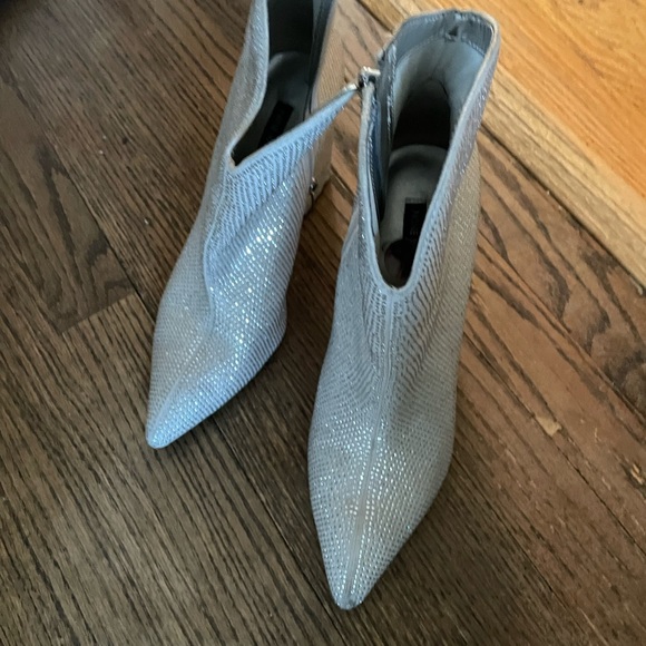 Boots . - Picture 1 of 3